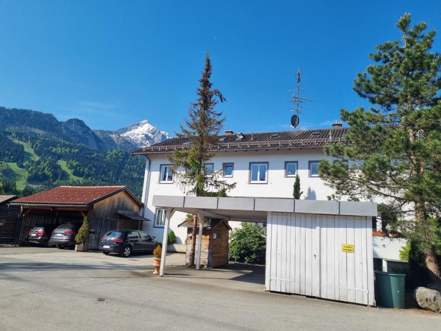 Haus Kreuzeckwiese - Fewo Juebilaumsgrat ガルミッシュ・パルテンキルヒェン エクステリア 写真